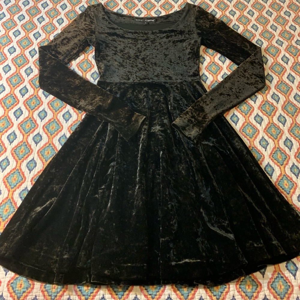 Vintage Betsy Johnson Crushed Velvet Black Dress